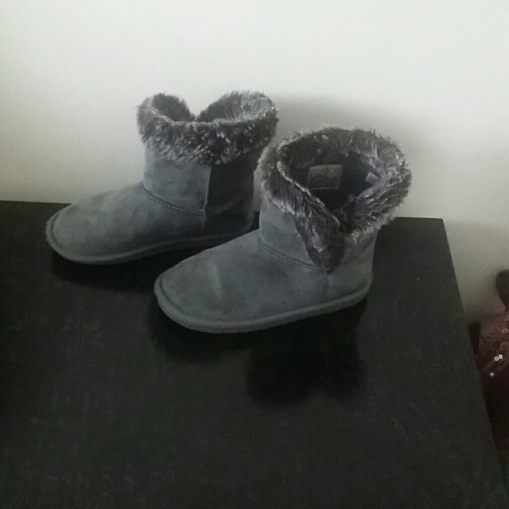 Boots - Picture 2 of 4